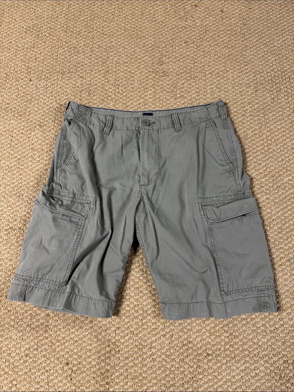 GAP Men's Cargo Shorts in Gray - Classic Utility Style